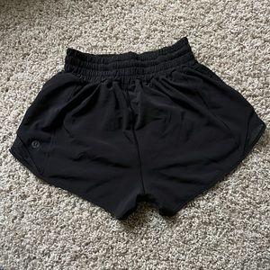 Lululemon Hotty Hot High-Rise Lined Shorts 2.5”
